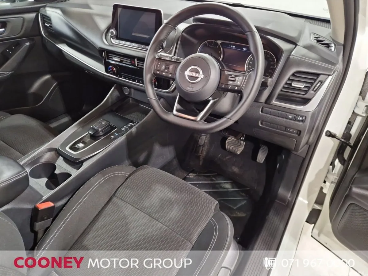 Nissan Qashqai MPV, Petrol, 2024, White
