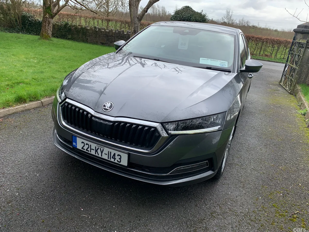 Skoda Octavia Saloon, Diesel, 2022, Grey