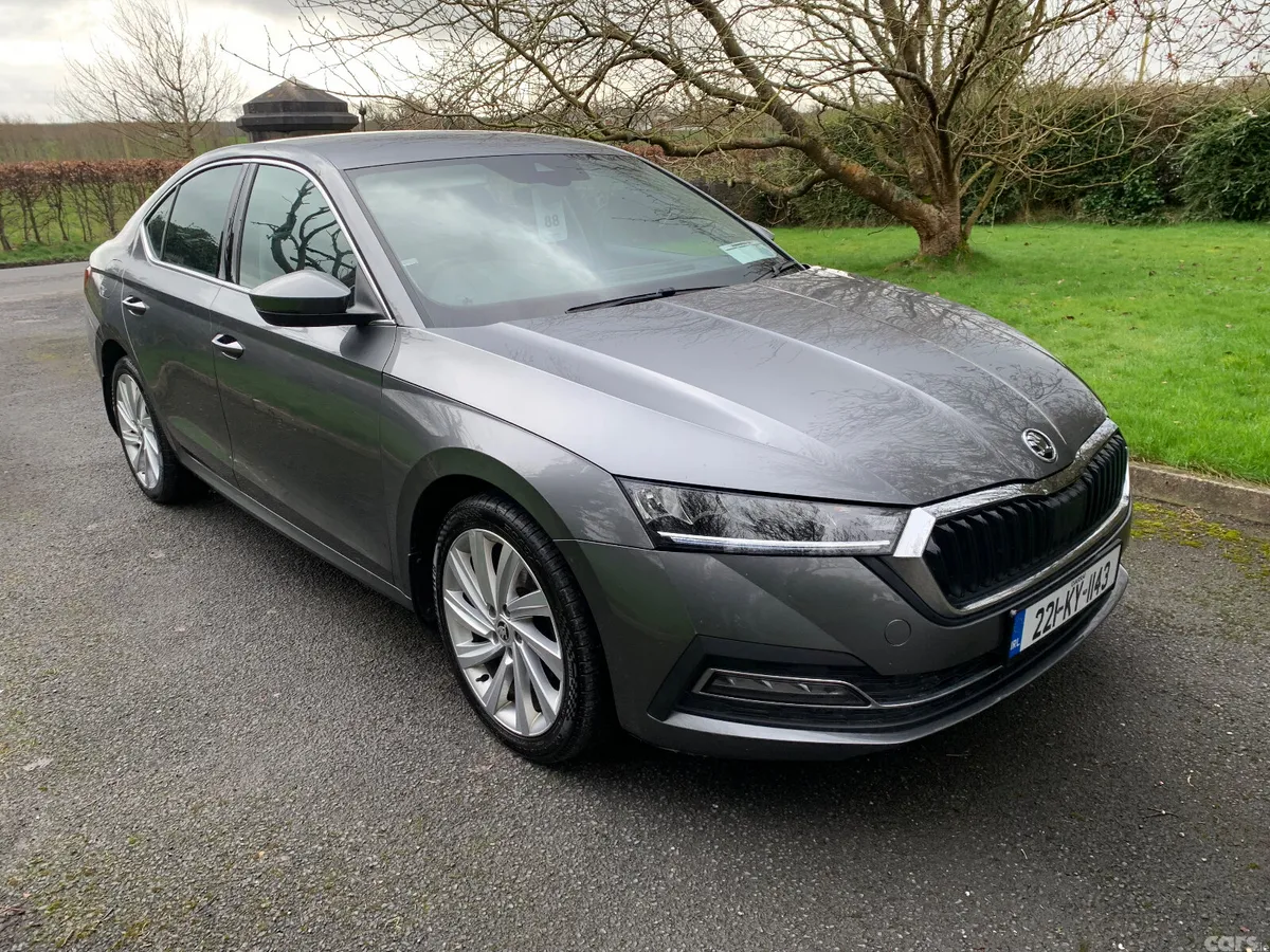 Skoda Octavia Saloon, Diesel, 2022, Grey