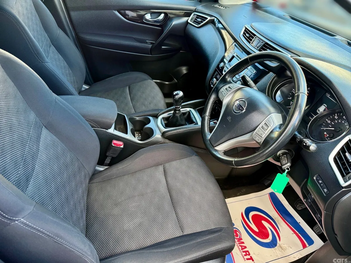 Nissan Qashqai Hatchback, Diesel, 2016, Black