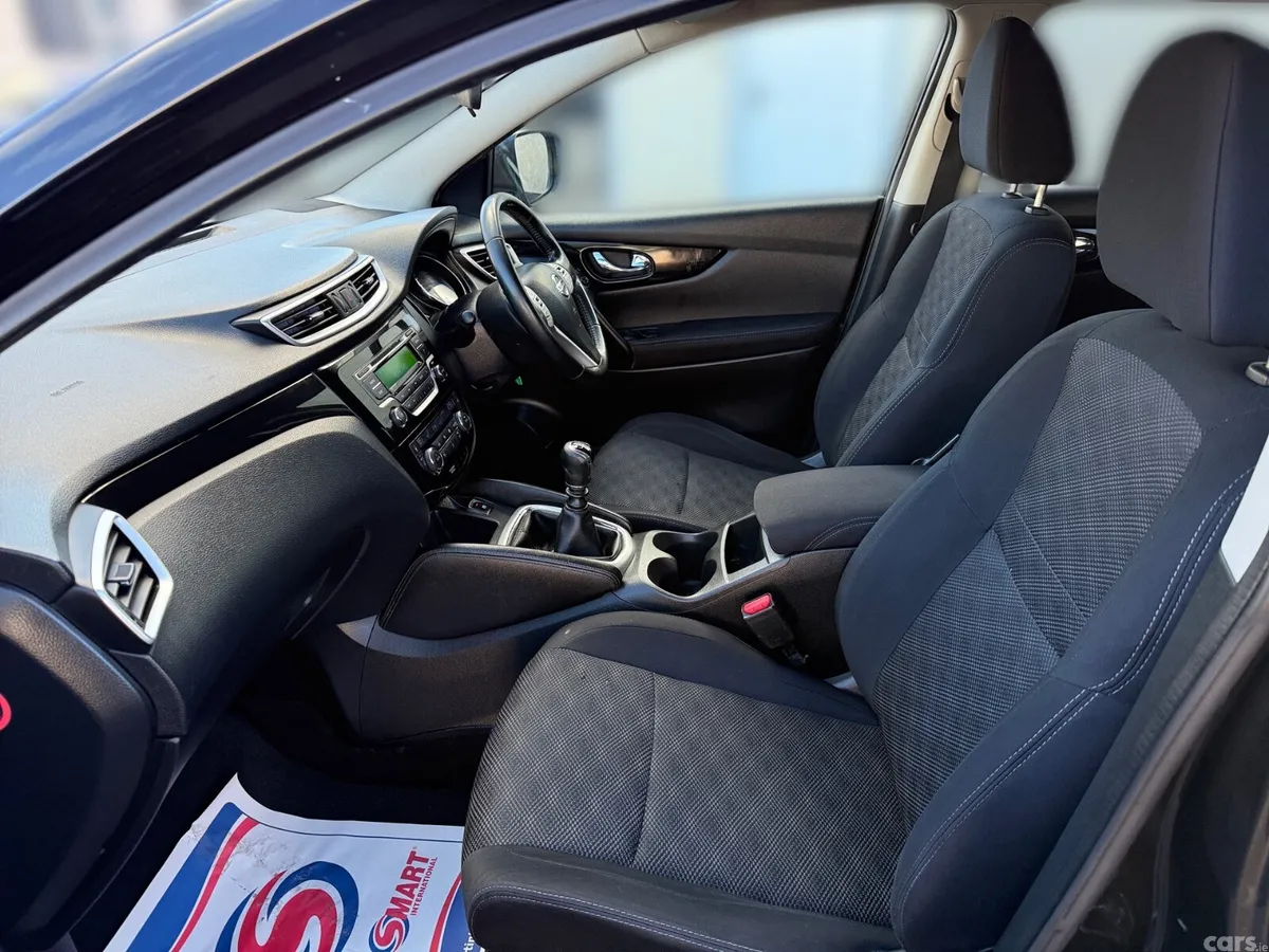 Nissan Qashqai Hatchback, Diesel, 2016, Black