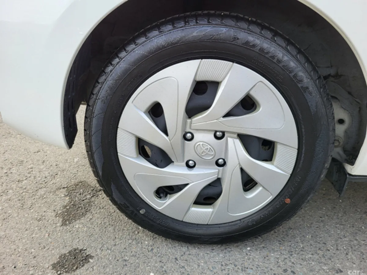 Toyota Aqua Hatchback, Petrol Hybrid, 2020, White