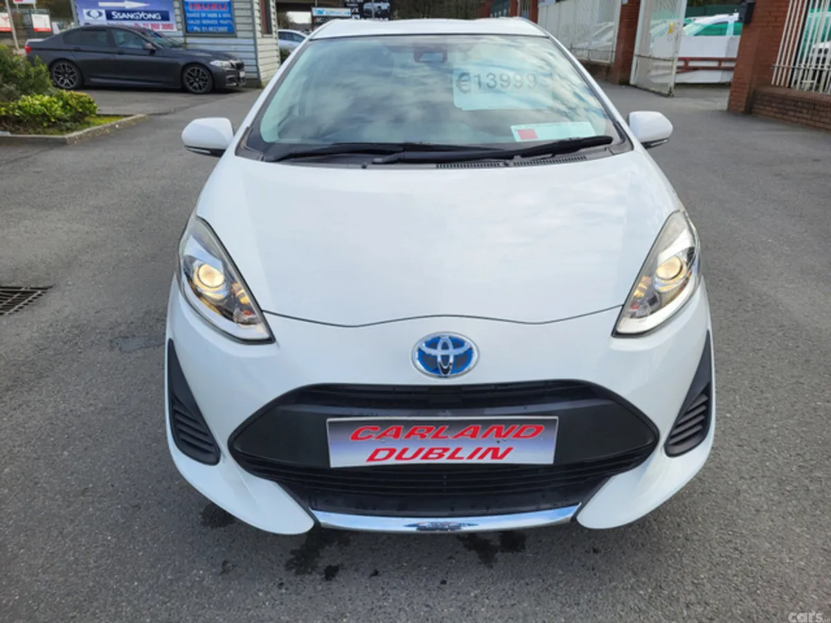Toyota Aqua Hatchback, Petrol Hybrid, 2020, White