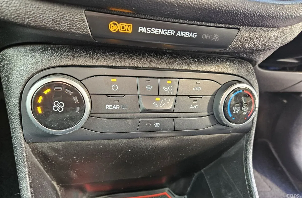 Ford Fiesta Hatchback, Petrol, 2018, Red