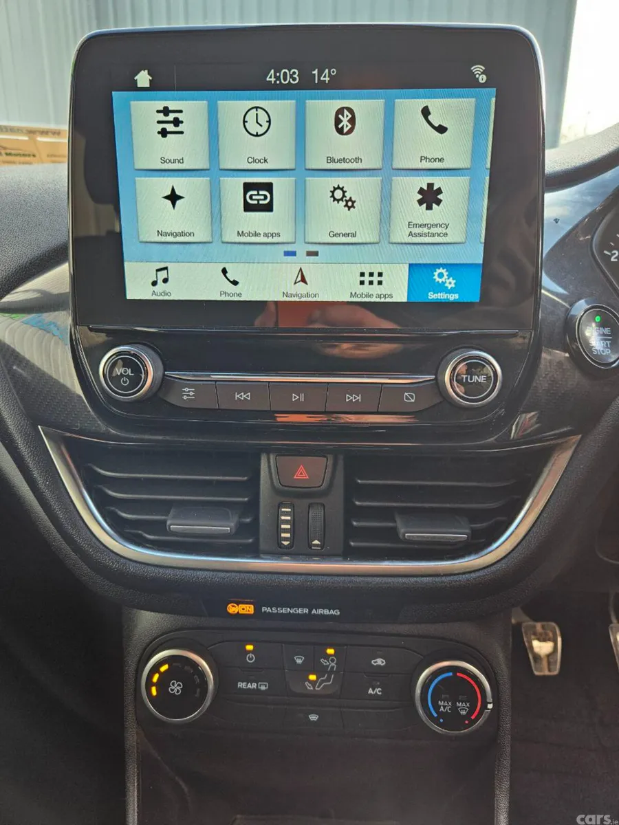 Ford Fiesta Hatchback, Petrol, 2018, Red
