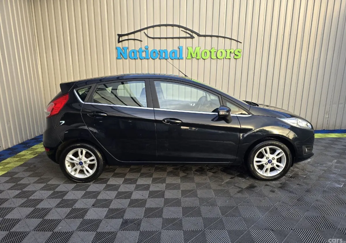 Ford Fiesta Hatchback, Petrol, 2016, Black