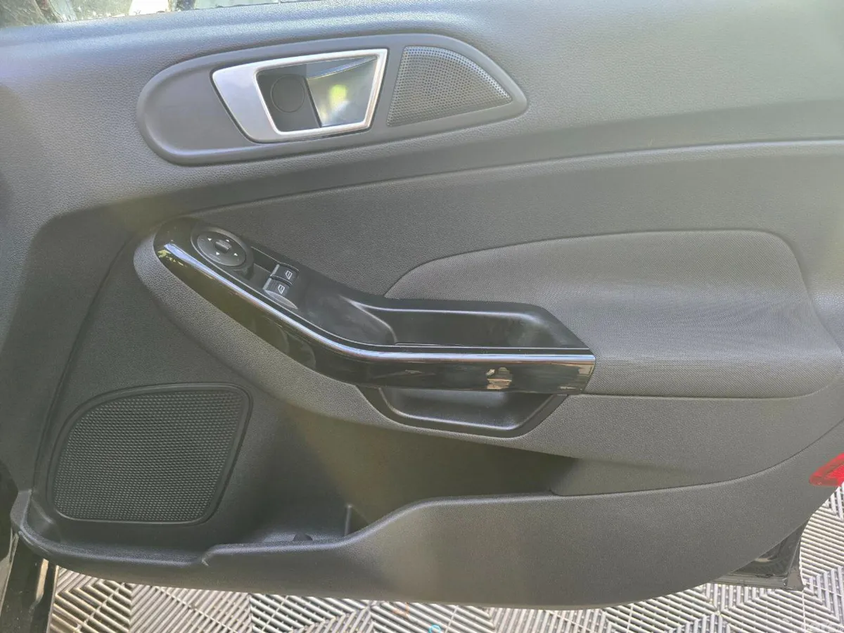 Ford Fiesta Hatchback, Petrol, 2016, Black