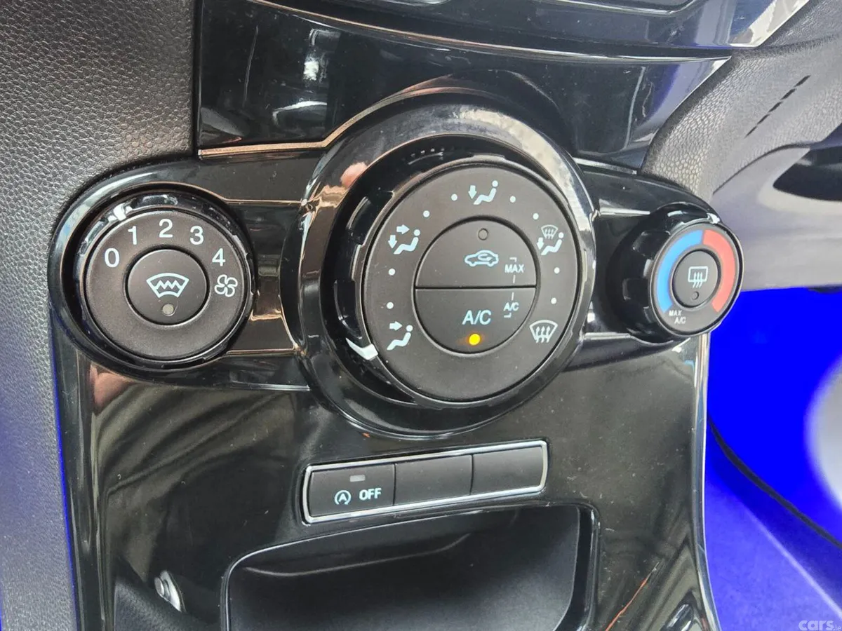 Ford Fiesta Hatchback, Petrol, 2015, Blue