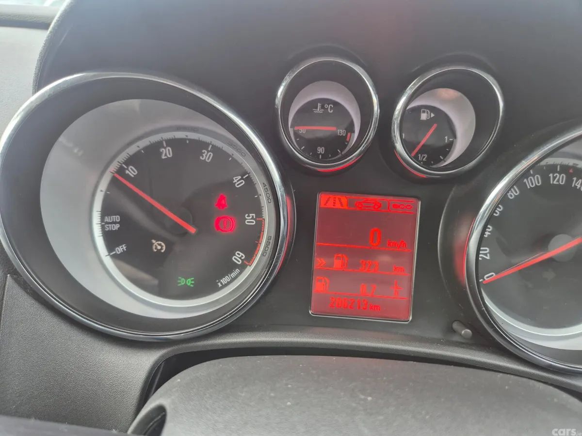 Opel Astra Hatchback, Diesel, 2015, White