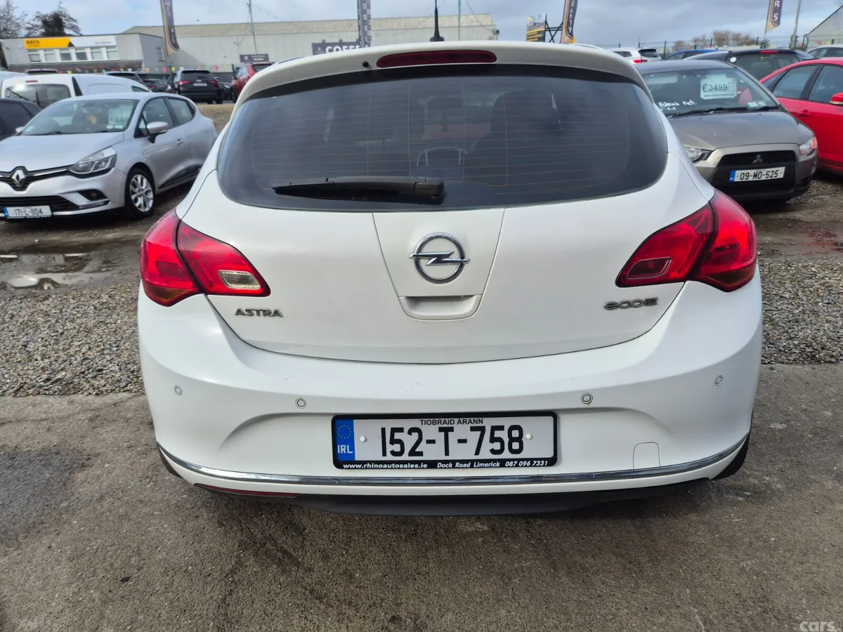 Opel Astra Hatchback, Diesel, 2015, White