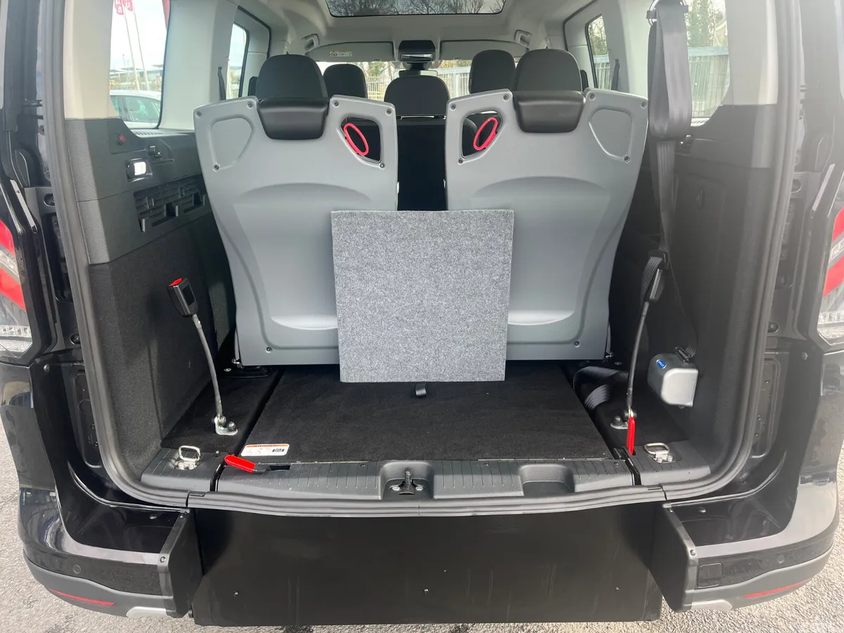 Ford Tourneo Connect MPV, Diesel, 2026, Black