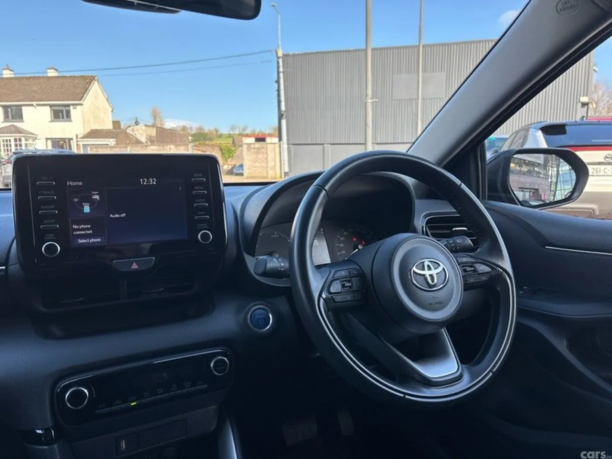 Toyota Yaris Hatchback, Petrol Hybrid, 2024, Black