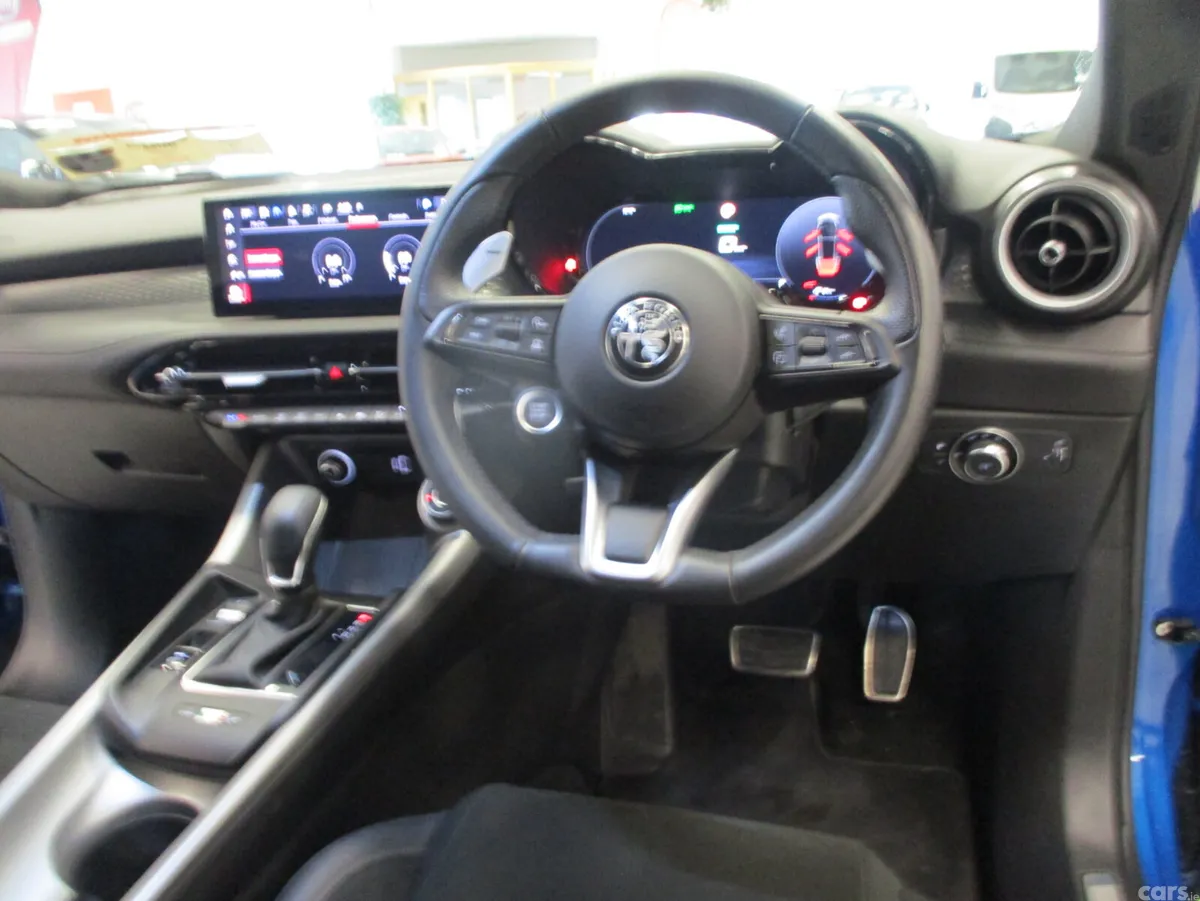 Alfa Romeo Tonale MPV, Petrol Plug-in Hybrid, 2024, Blue