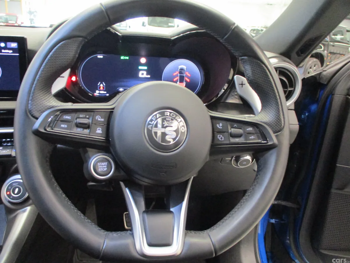 Alfa Romeo Tonale MPV, Petrol Plug-in Hybrid, 2024, Blue
