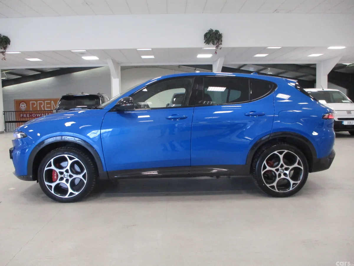 Alfa Romeo Tonale MPV, Petrol Plug-in Hybrid, 2024, Blue