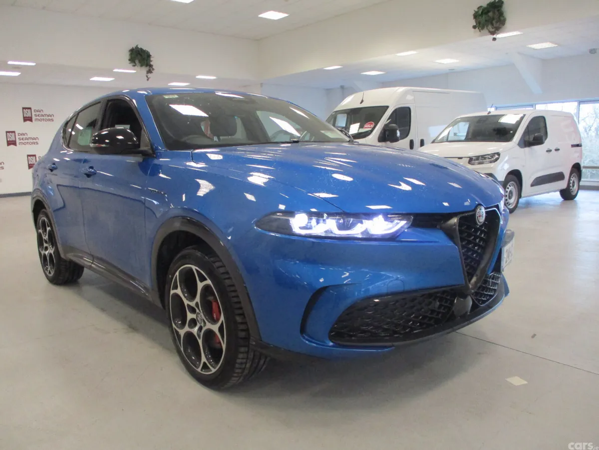 Alfa Romeo Tonale MPV, Petrol Plug-in Hybrid, 2024, Blue