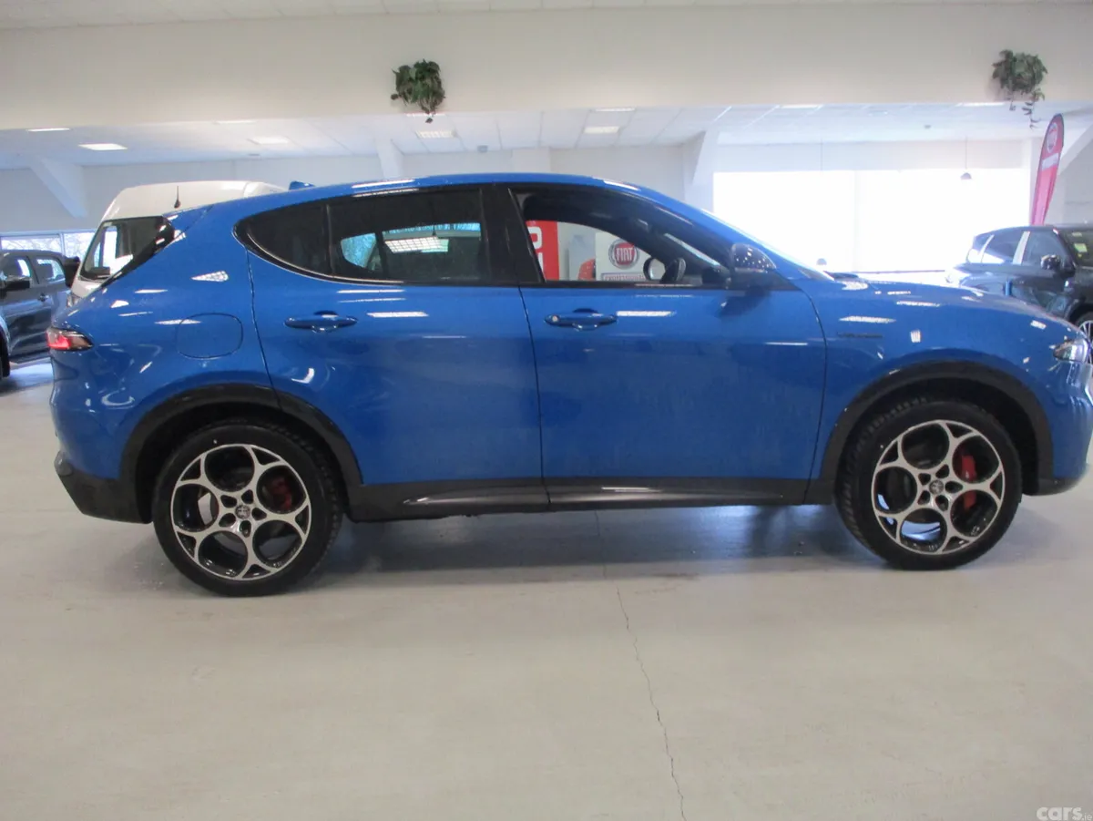 Alfa Romeo Tonale MPV, Petrol Plug-in Hybrid, 2024, Blue