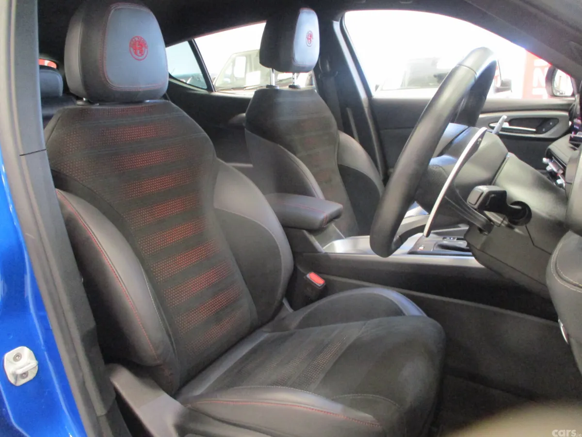 Alfa Romeo Tonale MPV, Petrol Plug-in Hybrid, 2024, Blue