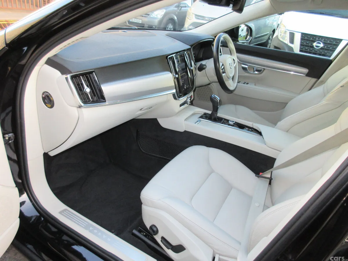 Volvo S90 Saloon, Diesel, 2019, Black