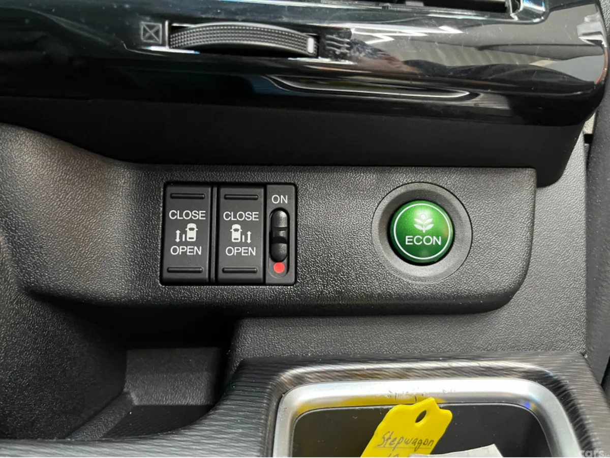 Honda Stepwagon MPV, Petrol Hybrid, 2019, Black