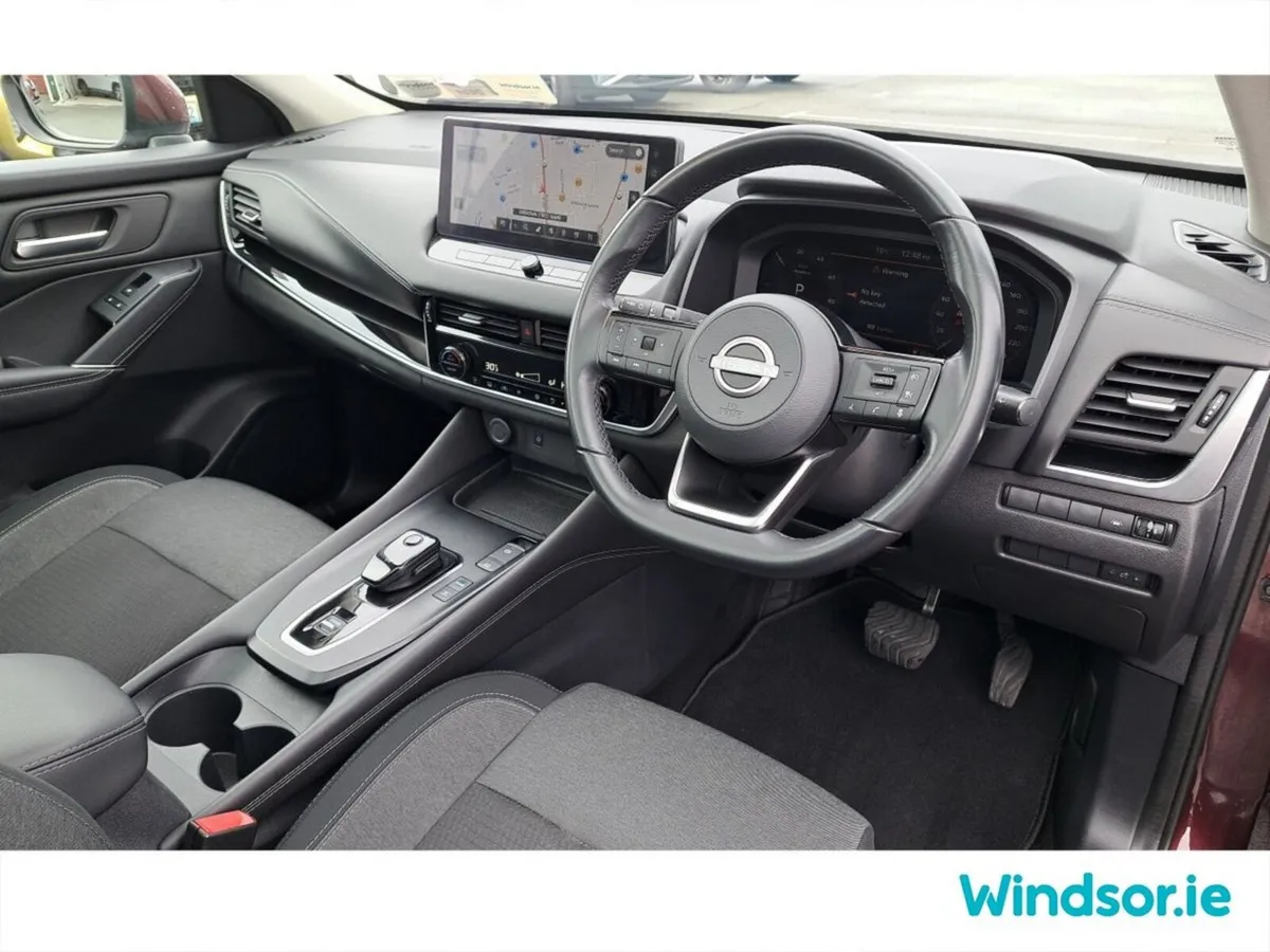 Nissan Qashqai SUV, Petrol Hybrid, 2023, Red