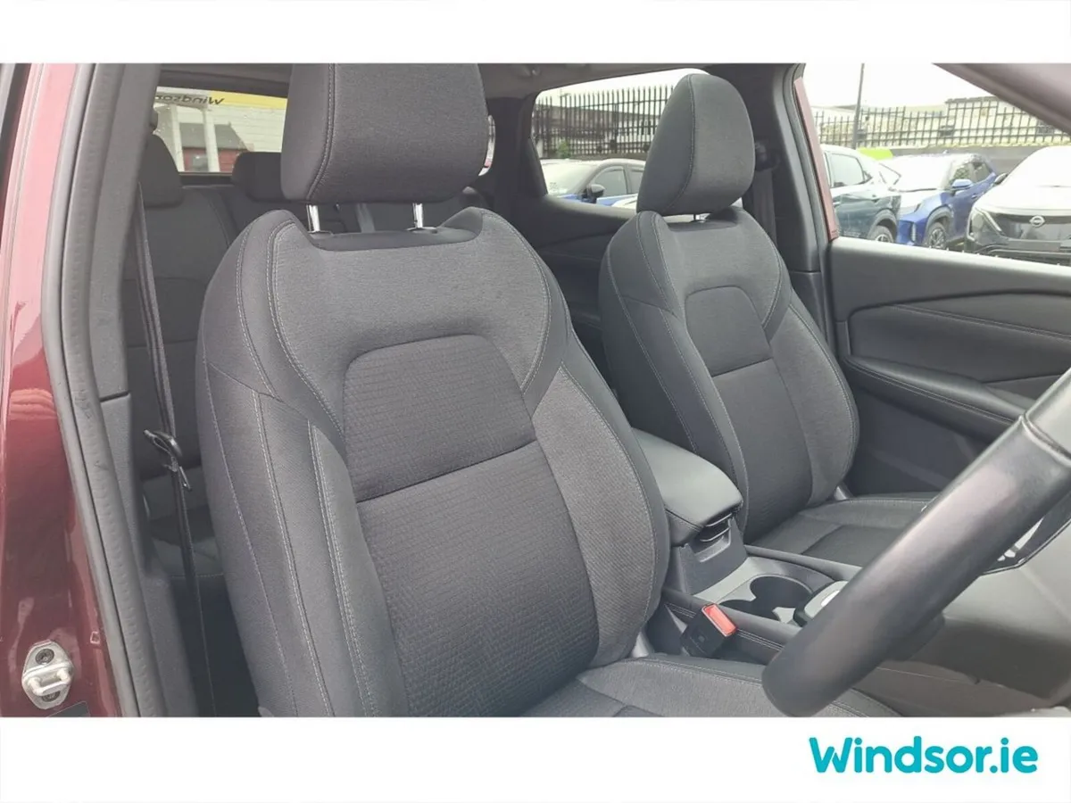 Nissan Qashqai SUV, Petrol Hybrid, 2023, Red