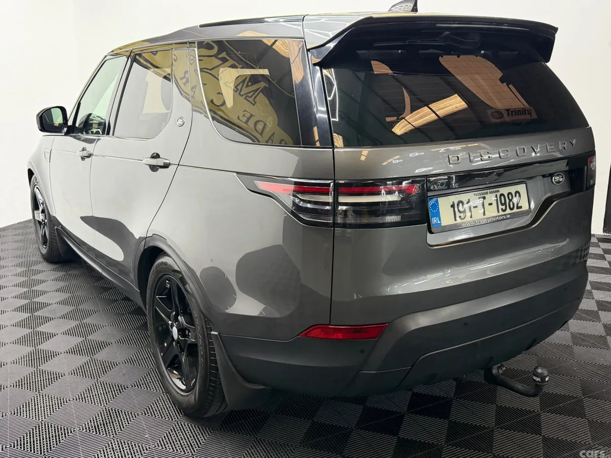 Land Rover Discovery SUV, Diesel, 2019, Grey