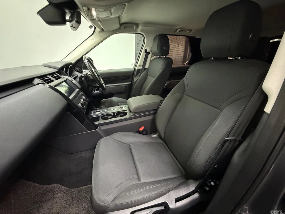 Land Rover Discovery SUV, Diesel, 2019, Grey