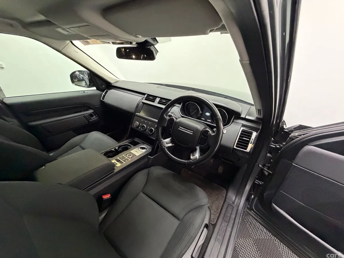 Land Rover Discovery SUV, Diesel, 2019, Grey