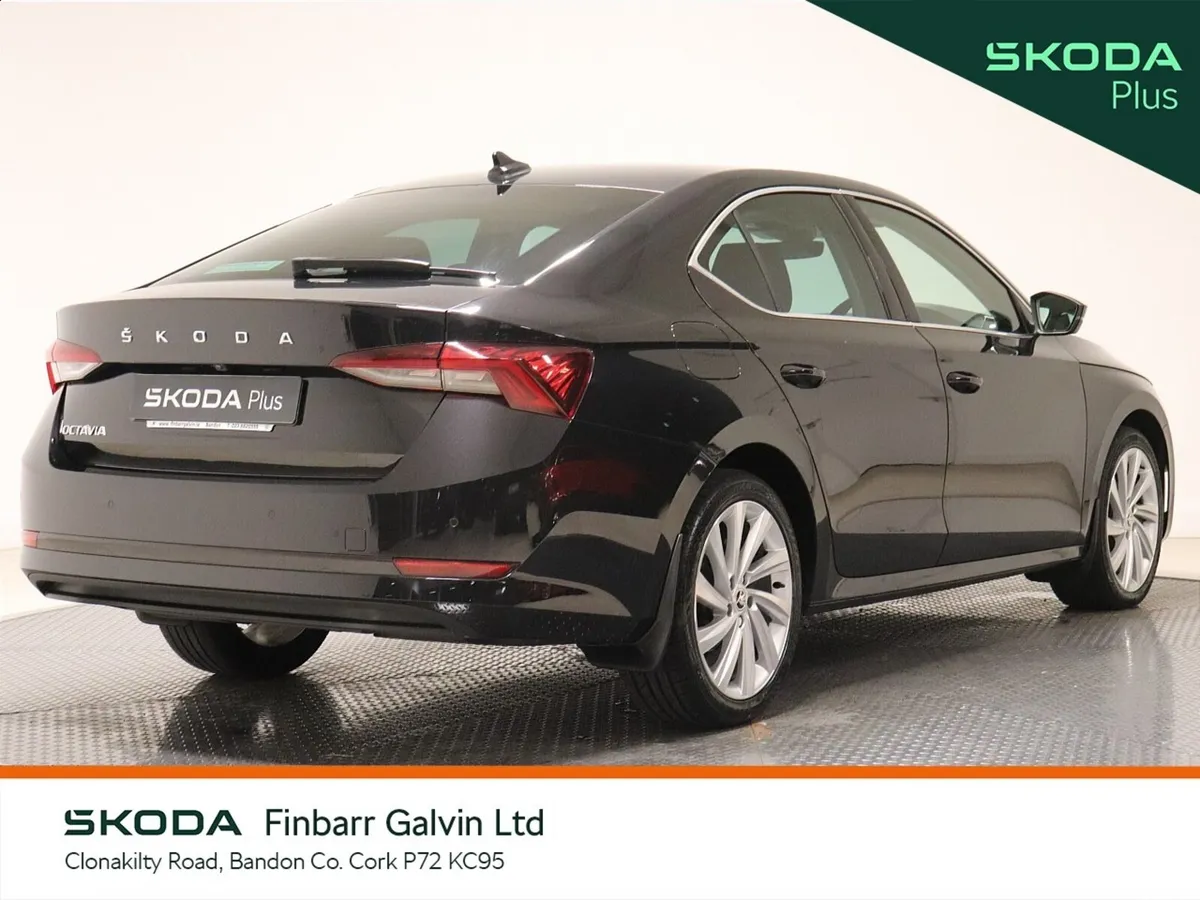 Skoda Octavia Saloon, Petrol, 2023, Black