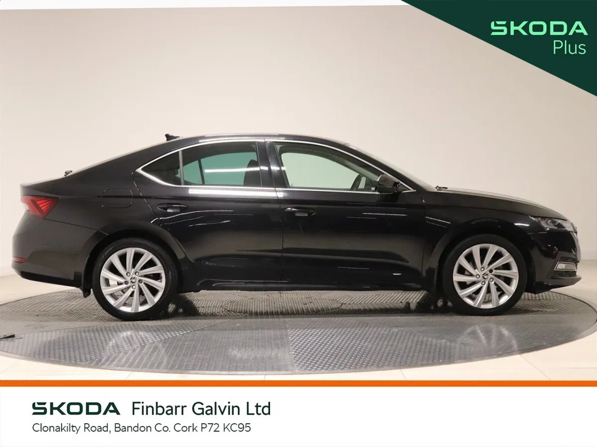 Skoda Octavia Saloon, Petrol, 2023, Black
