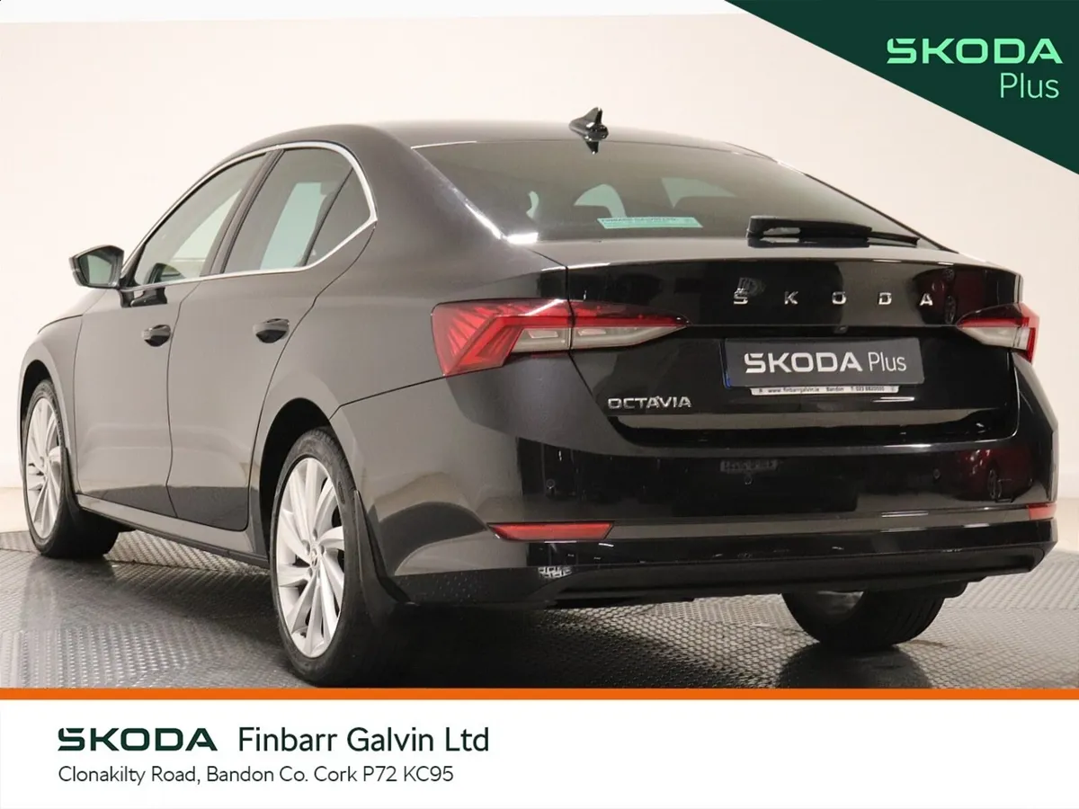 Skoda Octavia Saloon, Petrol, 2023, Black