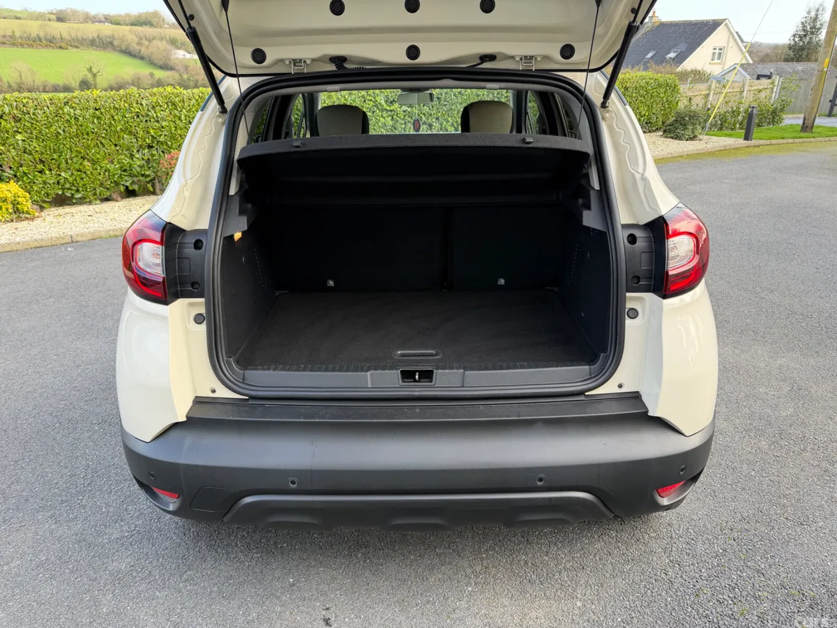 Renault Captur Hatchback, Diesel, 2019, White