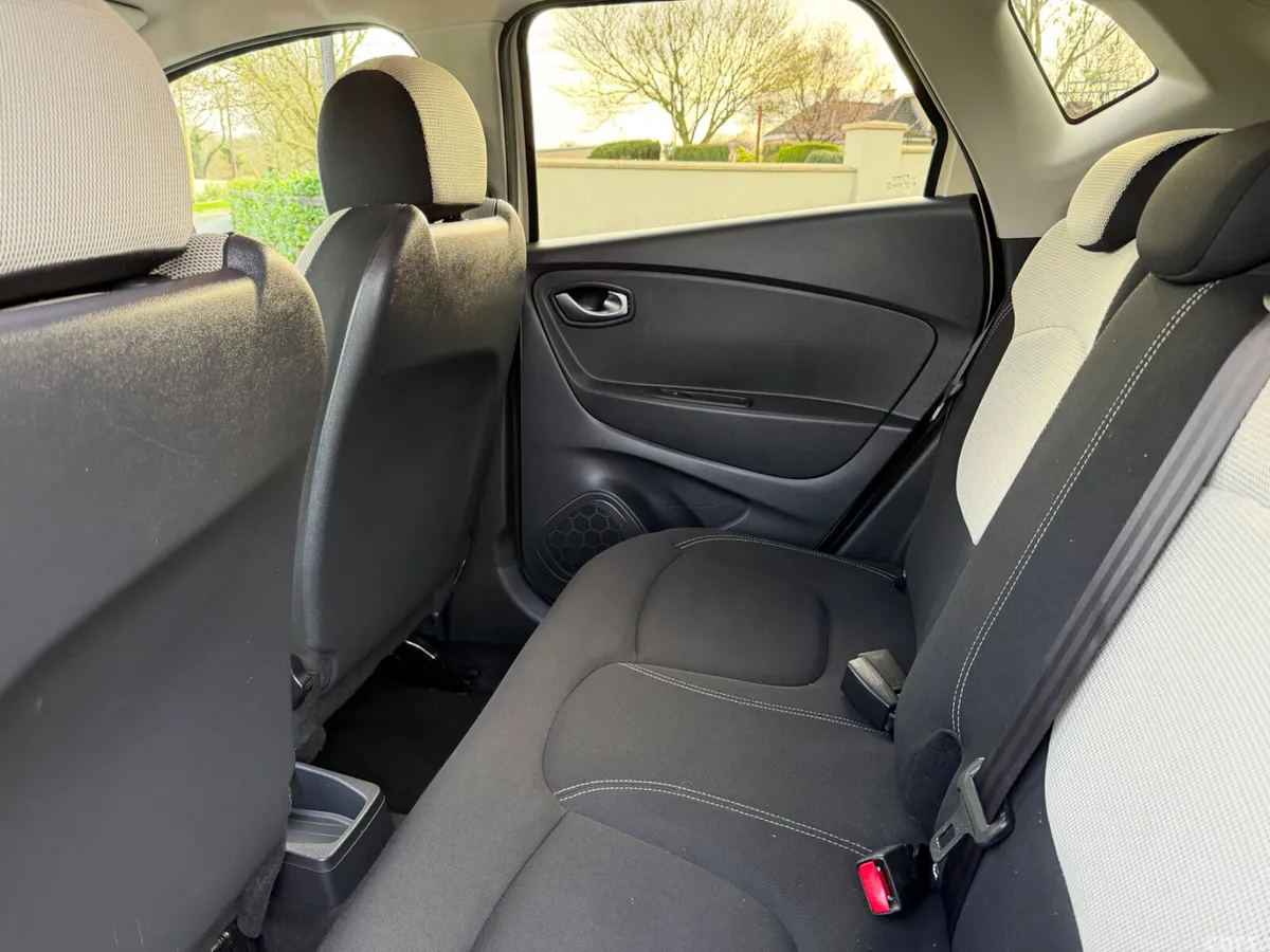 Renault Captur Hatchback, Diesel, 2019, White