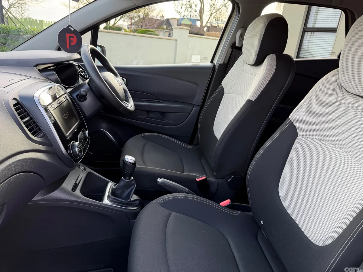 Renault Captur Hatchback, Diesel, 2019, White
