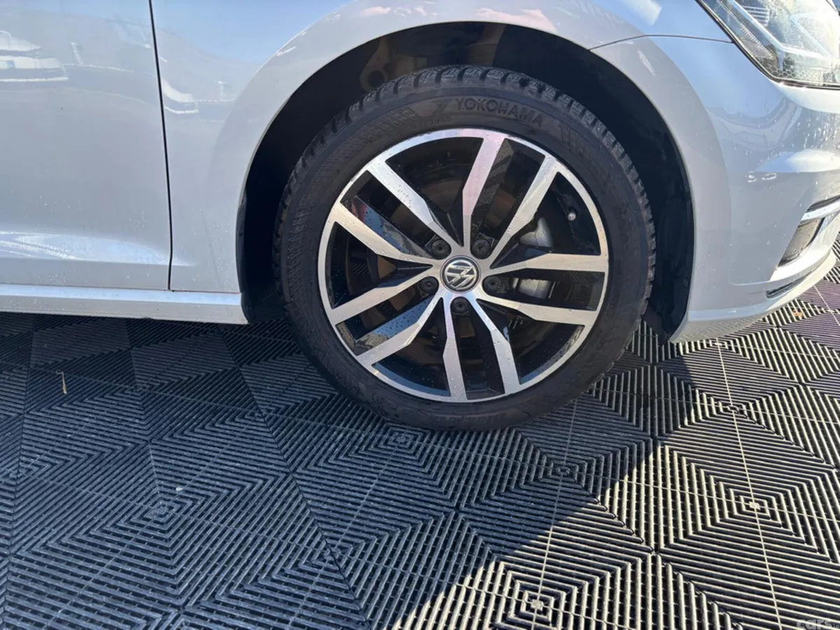 Volkswagen Golf Estate, Petrol, 2019, White