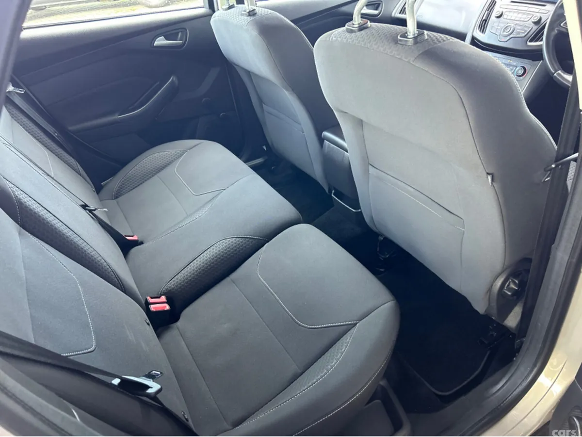 Ford Focus Saloon, Petrol, 2017, Grey