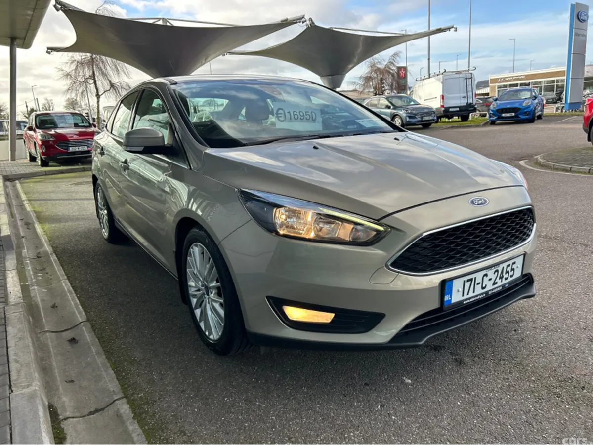 Ford Focus Saloon, Petrol, 2017, Grey