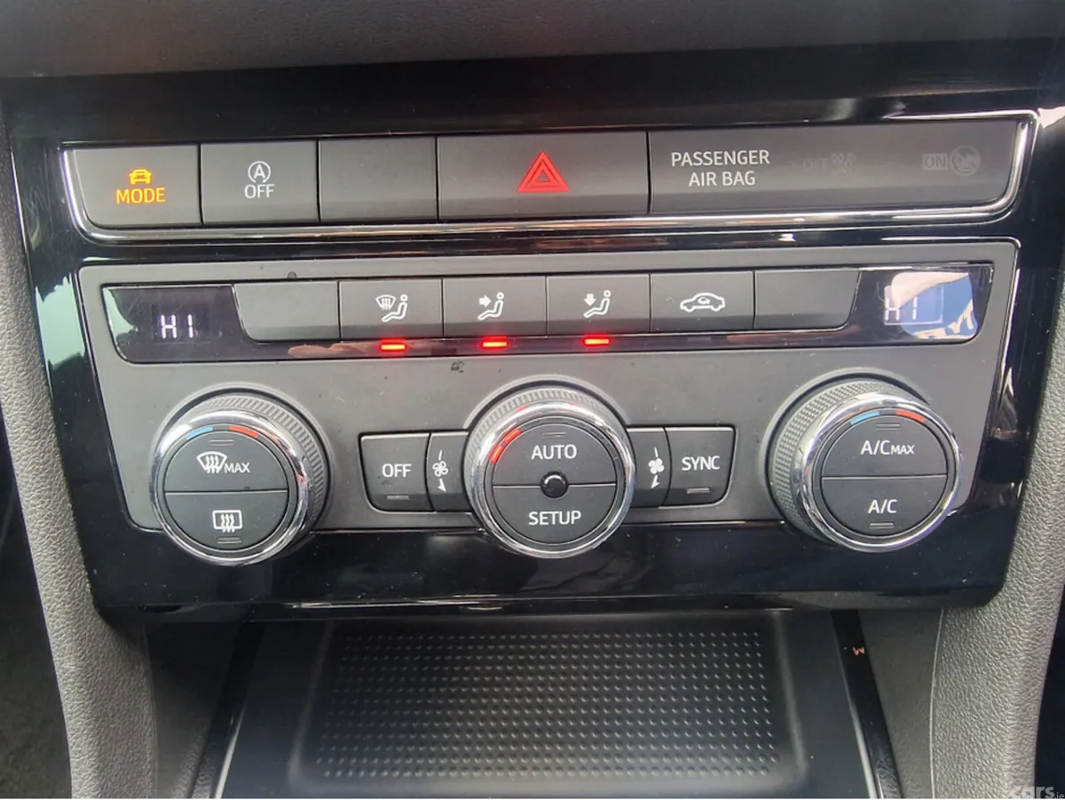 SEAT Leon Hatchback, Diesel, 2018, Silver