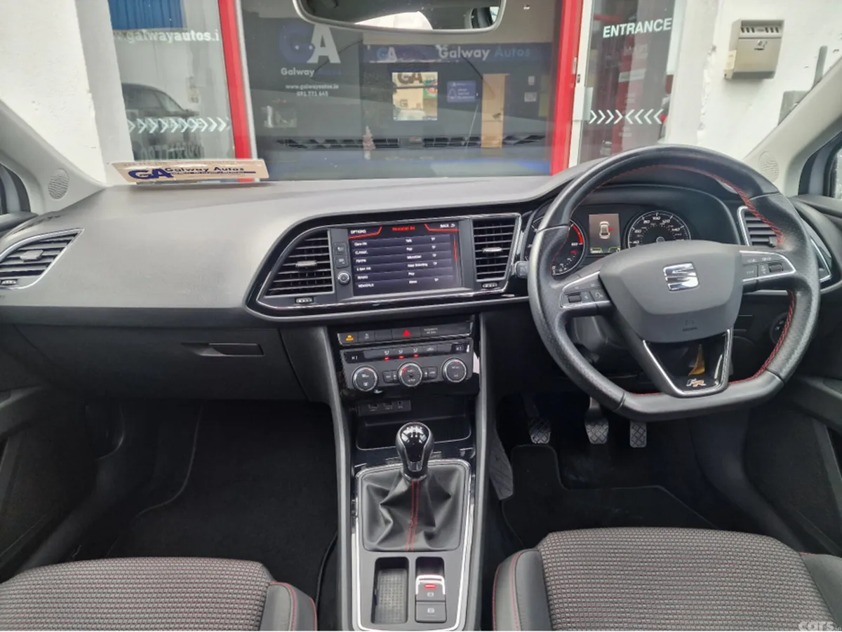 SEAT Leon Hatchback, Diesel, 2018, Silver