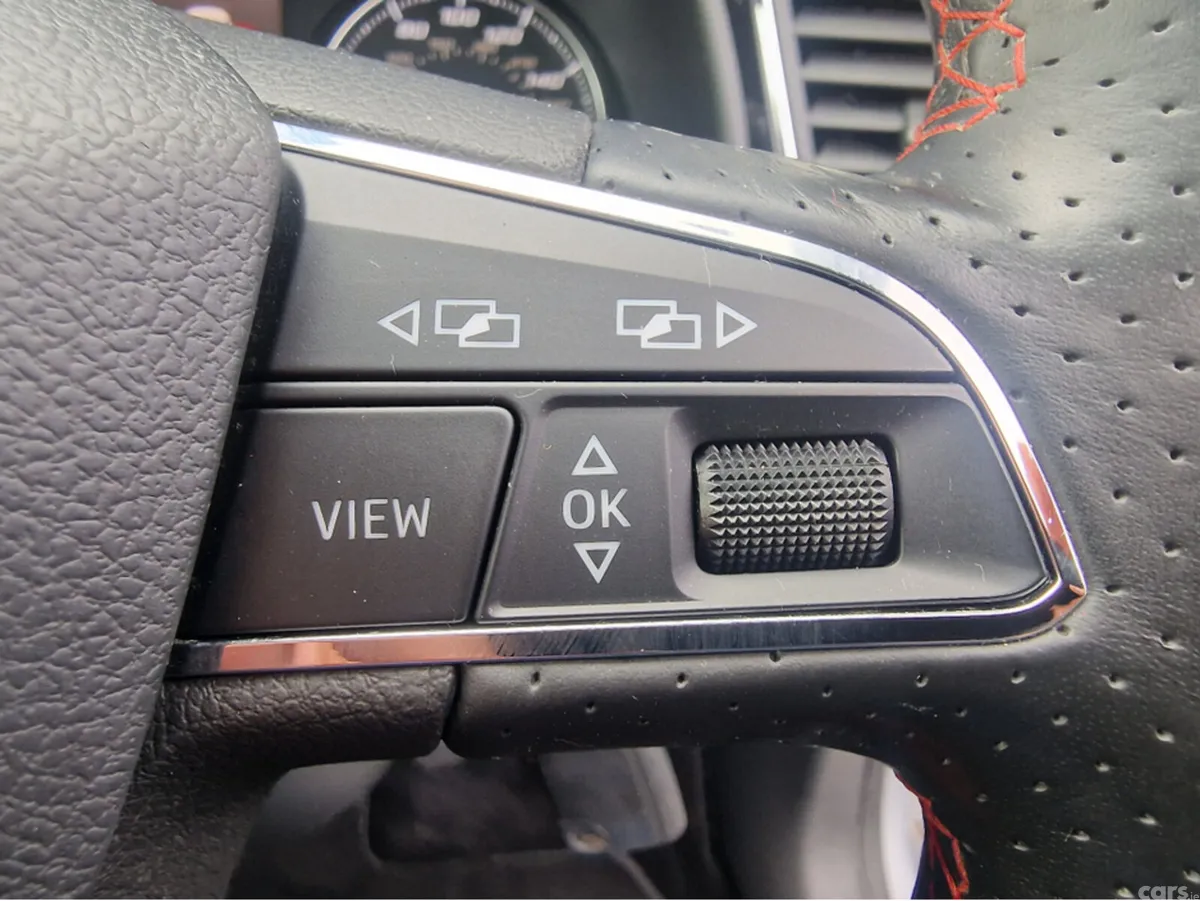 SEAT Leon Hatchback, Diesel, 2018, Silver