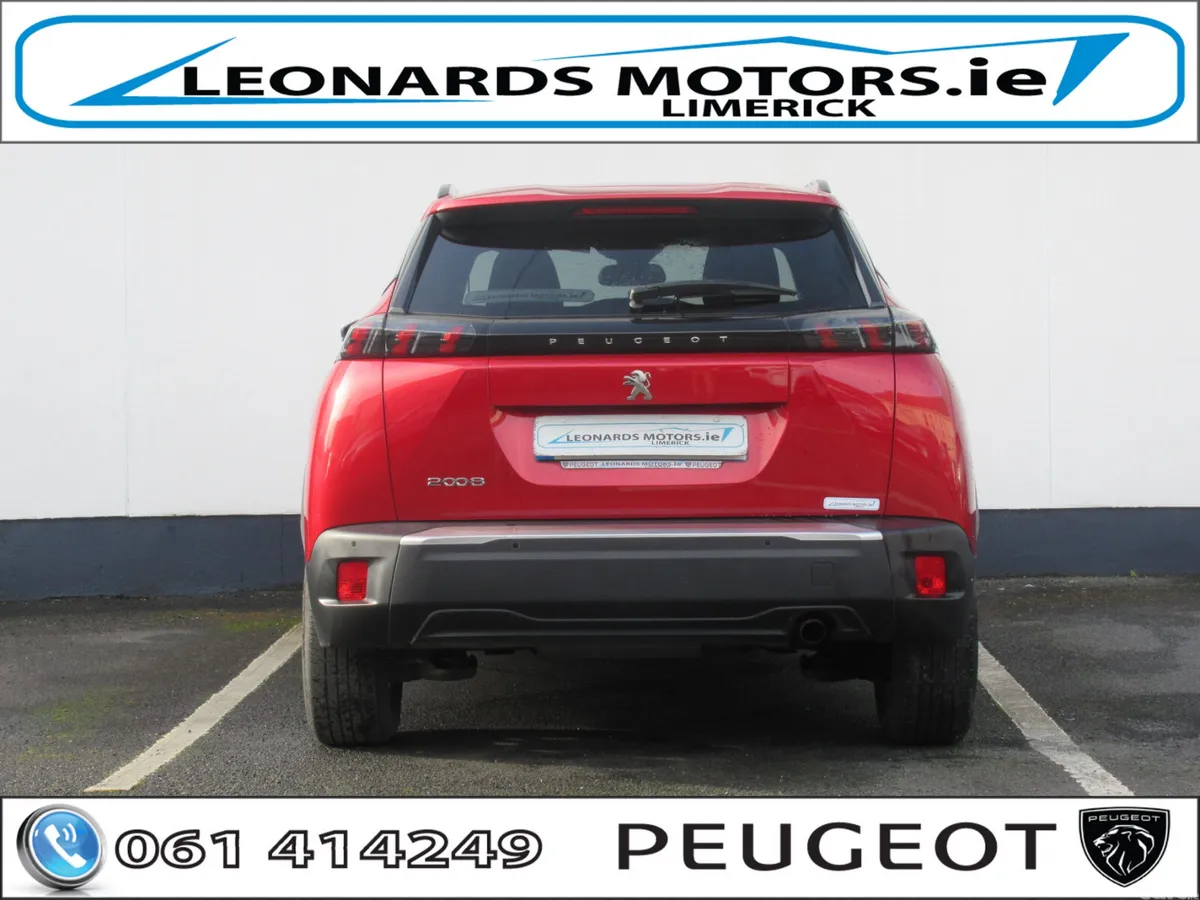 Peugeot 2008 MPV, Petrol, 2023, Red