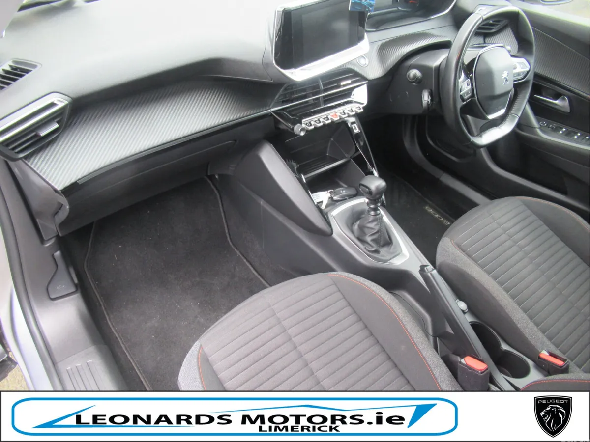Peugeot 2008 MPV, Petrol, 2023, Red