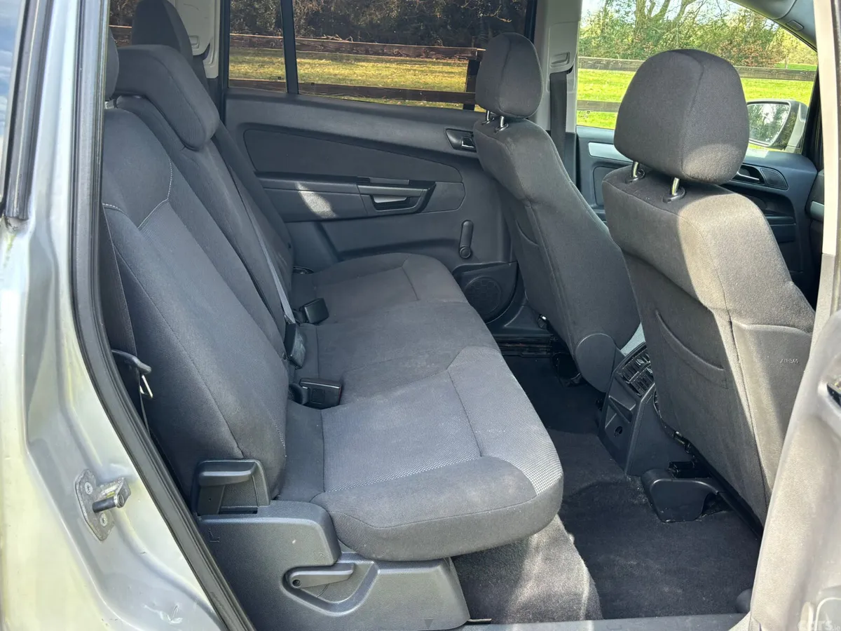 Vauxhall Zafira MPV, Diesel, 2013, Silver