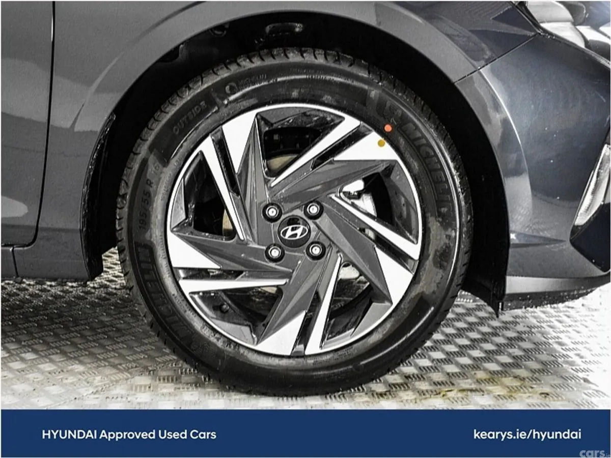 Hyundai i20 Hatchback, Petrol, 2023, Grey