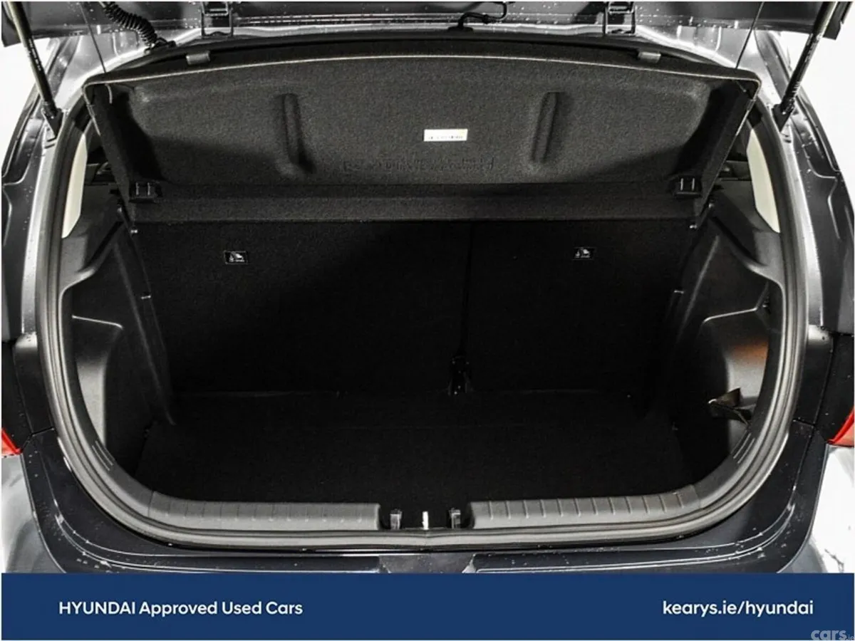 Hyundai i20 Hatchback, Petrol, 2023, Grey