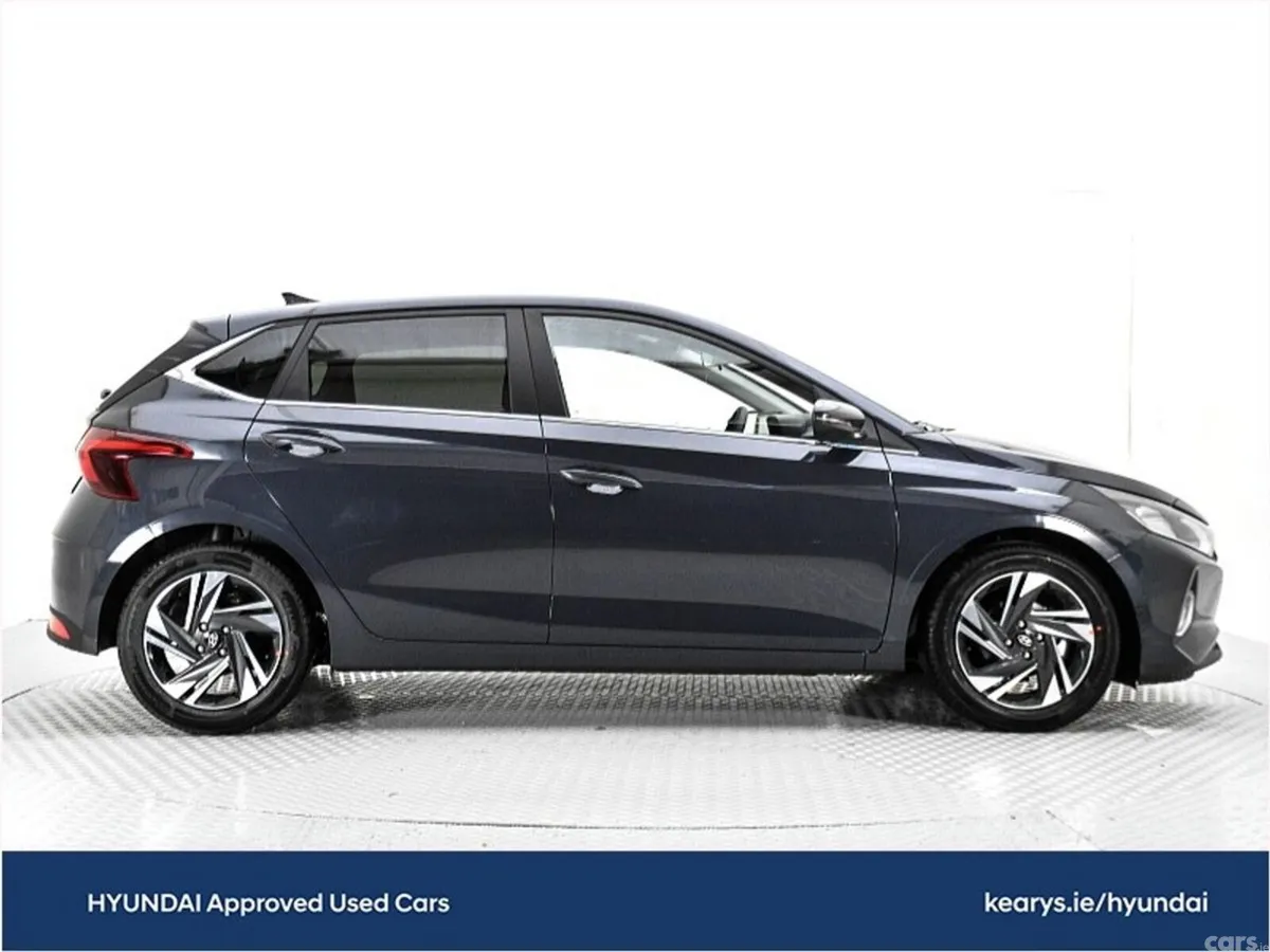 Hyundai i20 Hatchback, Petrol, 2023, Grey