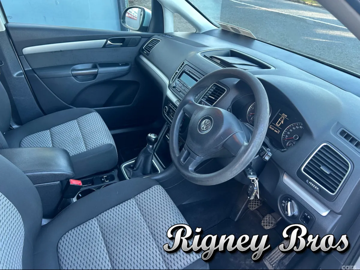 Volkswagen Sharan MPV, Diesel, 2011, Silver