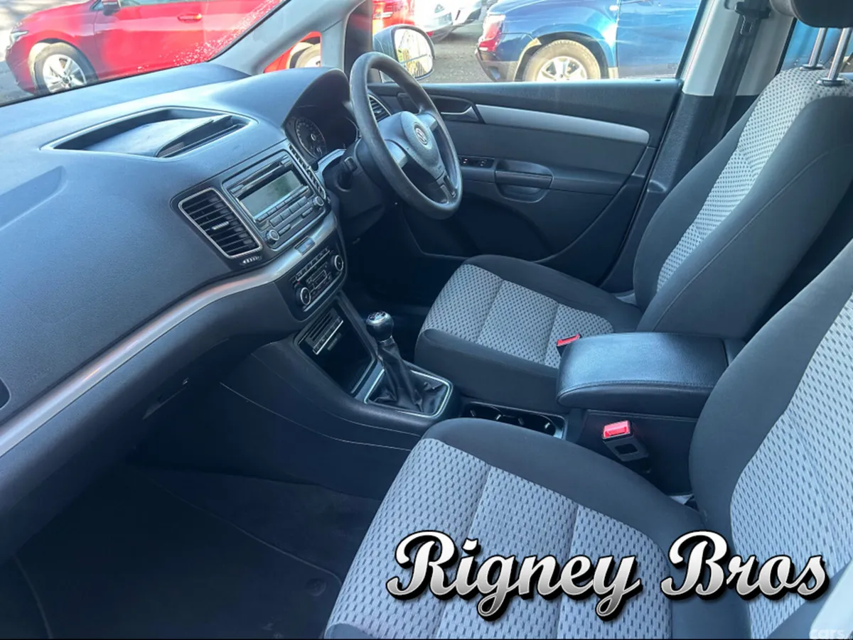Volkswagen Sharan MPV, Diesel, 2011, Silver