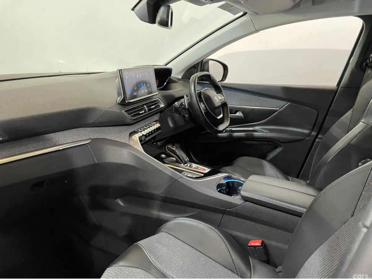 Peugeot 3008 MPV, Diesel, 2021, Blue